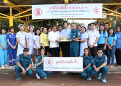 ป่อเต็กตึ๊ง”จัดให้” มอบศาลาที่พักผู้โดยสารเพื่อใช้หลบแดดหลบฝนแก่ประชาชนของจังหวัดอุบลราชธานี