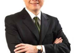 ประธานคณะผู้บริหารด้านความยั่งยืน ซีพี ประกาศเดินหน้าสู่การเป็นองค์กร Carbon Neutral รณรงค์ให้บริษัทในเครือทุกแห่งปลูกต้นไม้ยืนต้น หวังดูดซับก๊าซเรือนกระจก ลดโลกร้อน เร่งสำรวจที่ดินในกรรมสิทธิ์ เตรียม Kickoff ปลูกไม้ยืนต้นพร้อมกันทั่วประเทศ