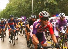 จักรยานทางไกลนานาชาติเฉลิมพระเกียรติ ออกเดินทางถึงบ้านกรูดล้ม 1 คัน ขบวนแข่งกันต่อมุ่งหน้าชุมพร