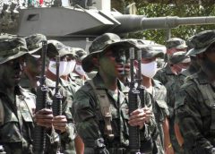 หน่วยฝึกทหารใหม่ ม.พัน31 พล.ร.15 ค่ายลพบุรีราเมศร์  จัดกิจกรรมวันพร้อมญาติ  ทหารใหม่ทำการแสดงยิงปืนเฉียบพลัน น้ำตาหลั่งโผลกอดพ่อแม่ ลูก ภรรยา หลังจากที่จากบ้าน มา1 เดือนเต็ม