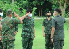 รอง มทภ.2 ลงพื้นที่นครพนม ตรวจราชการการค้าชายแดน สกัดกั้นสินค้าหนีภาษีทะลักเข้าไทย เน้นปราบปรามยาเสพติดข้ามชาติ แรงงานต่างด้าวลักลอบเข้าเมืองช่วงโควิด