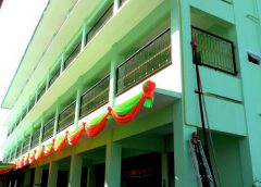 คณะกรรมการมูลนิธิและคณะกรรมการบริหารโรงเรียนเหลียนหัว ทำบุญเปิดอาคารเรียน 4 ชั้น  เพื่อความเป็นสิริมงคล และพัฒนาการศึกษาให้มีความเจริญก้าวหน้าให้กับนักเรียน ครู และบุคลากรทางการศึกษา