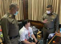 รอง ผบ.ตร.บินด่วนลงพื้นที่สระแก้ว เข้าบุกทลายเครือข่ายเว็ปพนันออนไลน์รายใหญ่ ในเขตอรัญประเทศ  รวบพนักงานคาโต๊ะคอมฯ80คน คาดมีเงินหมุนเวียนวันละนับ100ล้านบาท