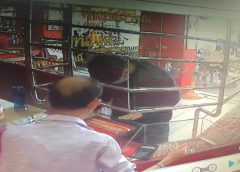 ตร.ชัยภูมิร่วมกับตร.ภาค3ตามรวบแล้ว โจรบุกชิงทอง ร้านทองดังกลางตลาดเทศบาลเมืองชัยภูมิ สารภาพ…เอาไปขายก่อนหลบหนี