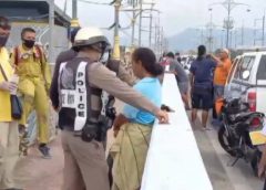 ฮีโร่กู้ภัยฯ ช่วยเหลือสาวใหญ่เจอพิษโควิด คิดสั้นถอดเสื้อผ้าจะกระโดดสะพานลอยตาย