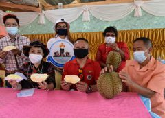  นายกฯท่องเที่ยวฯ ชวนชิมทุเรียนภูเขาไฟอิงธาร เปิดสวนวันแรกยอดขายกว่าสามแสนบาท