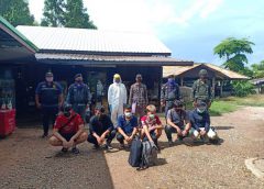 ไม่กลัวโควิด คนไทยยังลักลอบจะข้ามแดนเข้าทำงานในบ่อนกัมพูชา โดยสมัครทำงานทางออนไลน์ของบ่อน มารวมตัวรอข้ามแดนช่วงกลางคืน ที่จุดเดิมบ้านหนองหญ้าแก้ว ตาพระยา