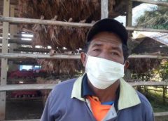 เกษตรกรหอมแดงชาวตำบลเด่นเหล็กร้องสื่อ วอนรัฐช่วยราคาหอมแดงตกต่ำในรอบปี