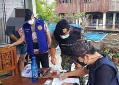 พ่อเมืองแพร่สั่งฝ่ายปกครองและ อส.วังชิ้น ที่ 7 บูรณาการร่วมกับเจ้าหน้าที่ตำรวจ สภ.วังชิ้น ทำการปิดล้อมตรวจค้นบ้านบ้านเป้าหมายสืบเนื่องจากมียาเสพติด