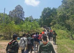 ทหารสนธิกำลังร่วม ตชด.437 ตร.สภ.สะเดา ตม.สงขลา ฝ่ายปกครองอำเภอสะเดา จับกุมแรงงานต่างด้าว 51 ราย นอนซุกสวนยางพาราใกล้ชายแดนไทยมาเลเซีย เตรียมลักลอบข้ามไปยังมาเลเซีย