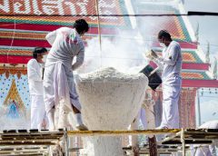 วัดธรรมปัญญาจัดพิธีเททองหล่อองค์ ท้าวเวสสุวรรณสูง 4.55 เมตร ครบรอบวันเกิดหลวงพ่อเสาร์ 5 สวดมหาพุทธาภิเษก องค์ท้าวเวสสุวรรณ วาระ 10