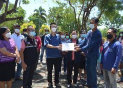 ผู้ประกอบการสระแก้ว ยื่นหนังสื่อผู้ว่าฯ ขอผ่อนผันขยายเวลาทำBorder Pass ให้แรงงานกัมพูชากว่า 2 พันคน เพราะการต่อใบอนุญาตด่างด้าวให้ข้ามแดน ใช้เวลา 7 ชม.นายจ้างทำไม่ทัน