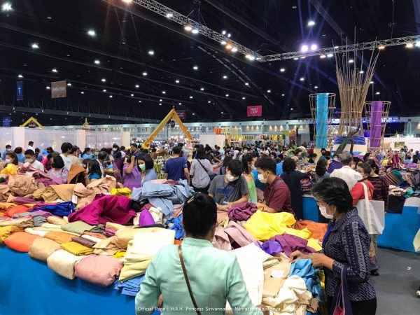 “พช.”เอาใจแฟนพันธุ์แท้OTOP  ลดแหลกแจกสนั่น จัดเคมเปญ “นาทีทอง”  ในงาน“โอทอปศิลปาชีพ” วันสุดท้าย 