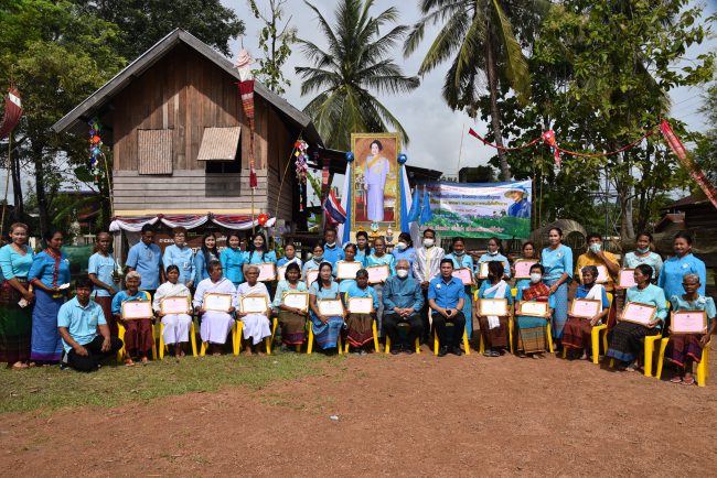 เครือข่ายภาคประชาสังคมจังหวัดศรีสะเกษมอบรางวัลเชิดชูเกียรติแม่ตัวอย่างปี 2565 หมู่บ้านท่องเที่ยวเชิงศาสนาวัฒนธรรมตลาดนัดชุมชนเผ่าขะแมร์