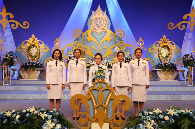 สมศ. ร่วมบันทึกเทปถวายพระพร พระบรมราชชนนีพันปีหลวง