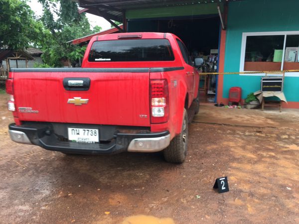 เกิดเหตุ สลด!!ปู่ถอยรถทับหลานสาววัยปีเศษดับ สติแตกรับเหตุการณ์ไม่ได้แขวนคอตายตาม ญาติตั้งศพปู่หลานเคียงข้างกัน ผกก.ยันคดีไม่มีเงื่อนงำ