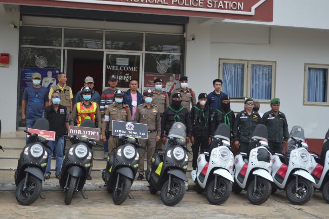  ทหาร ตำรวจ สนธิกำลังเข้าสกัดขบวนการโจรกรรมรถ จยย.ส่งขายเพื่อนบ้าน ซุกซ่อนในบ้านพักรวบได้ 37 คัน ก่อนส่งข้ามแดนไปกัมพูชา