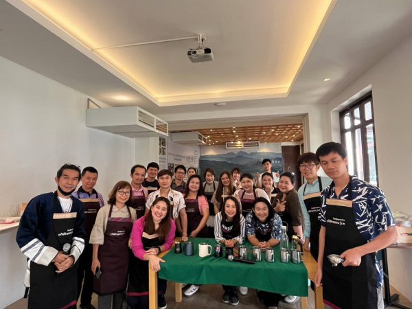 วิทยาลัยชุมชนน่าน ร่วมกับชมรมกาแฟน่าน และซีพีน่าน ผนึกกำลังเปิดอบรมหลักสูตรพื้นฐานบาริสต้ากาแฟน่าน รุ่น1 มุ่งสู่การเป็นผู้ประกอบการร้านกาแฟมืออาชีพ