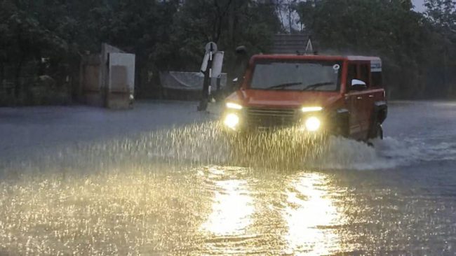 ชาวบ้านระทม ฝนตก 5 นาที น้ำท่วมหมู่บ้าน 1,600 หลัง เดือดร้อนซ้ำซากไร้การแก้ไข