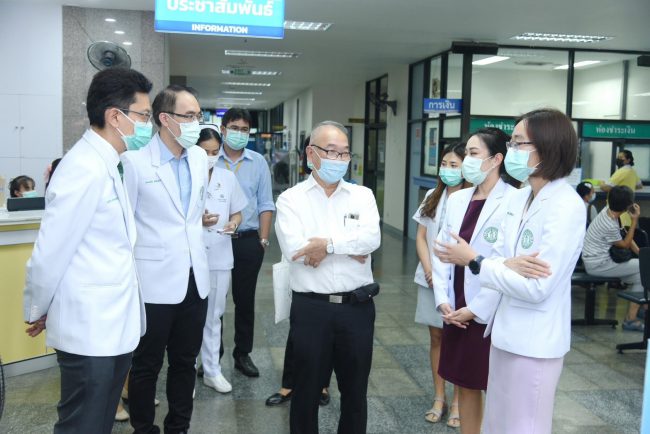 แพทย์ผู้ทรงคุณวุฒิด้านวัณโรค ตรวจประเมินคลินิกวัณโรคคุณภาพ ประจำปี 2566  โรงพยาบาลเจริญกรุงประชารักษ์ 