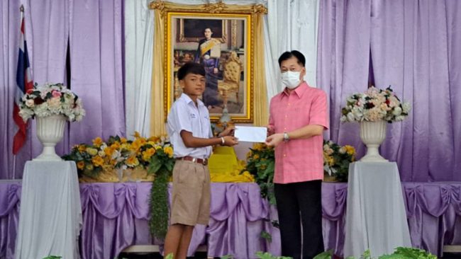 มอบทุนการศึกษานักเรียนโรงเรียนปิยชาติพัฒนา ในพระราชูปถัมภ์  เพื่อเป็นทุนการศึกษาให้กับนักเรียนที่ยากจนขาดโอกาสทางการศึกษาและส่งเสริมการศึกษาตามอัธยภาพของนักเรียน