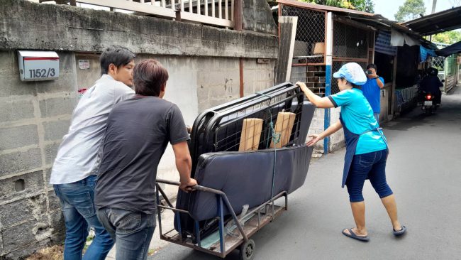 ทีมงานจิตอาสา เจ้เล็ก ส่งมอบเตียงไฟฟ้า ช่วยเหลือผู้ป่วยโรคกระดูกบาง