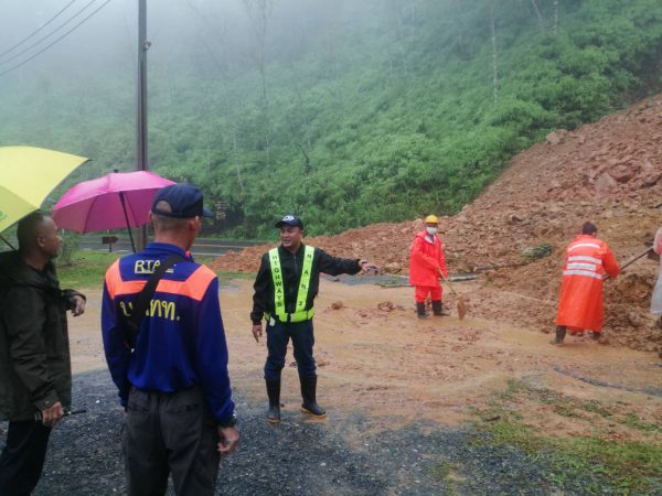 แขวงทางหลวงน่านที่ 2 กองอำนวยการน้ำแห่งชาติ(กอนช) แจ้งเตือนสถานะการณ์ฉุกเฉินเหตุการณ์ดินสไลด์ ปิดทับผิวทาง และ สถานการณ์ ลุ่มน้ำน่าน