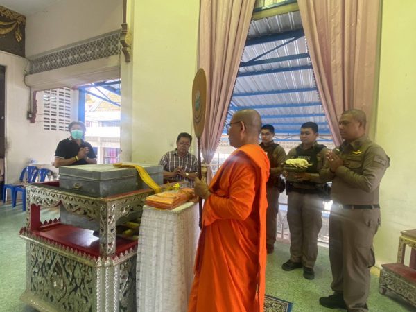 ครบ 4 ปี โรงพักเพชรเกษมทำบุญให้เหยื่อ “ไอ้ไอซ์” ส่งหีบเหล็กเผาเมรุวัดม่วง