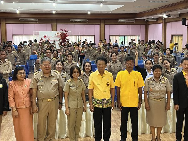 พยาบาลเฮลั่น..ได้ถ่ายโอนไปสังกัด อบจ.ศรีสะเกษแล้ว ขณะที่ นายก อบจ.ขอให้สมาชิกใหม่ได้ทำงานอย่างมีความสุขและทุ่มเททำงานเพื่อรักษาส่งเสริมสุขภาพของประชาชนชาวศรีสะเกษให้ดีที่สุด