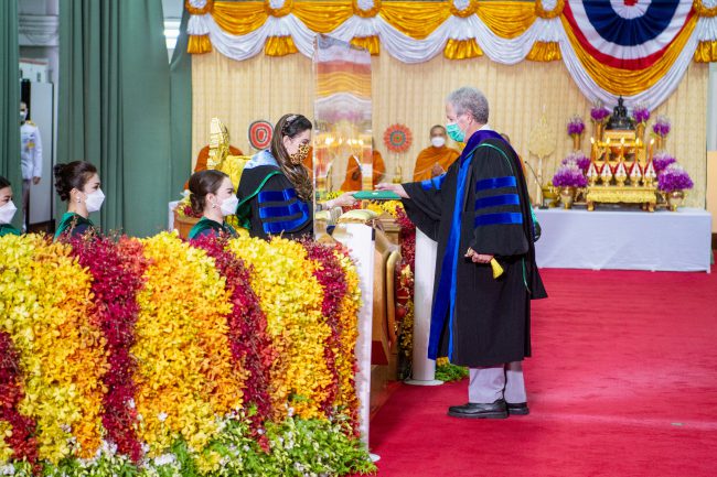 ในปีการศึกษา2565 สภามหาวิทยาลัยเกษตรศาสตร์ได้อนุมัติให้ปริญญากิตติมศักดิ์ แก่ผู้ทรงคุณวุฒิที่มีผลงานดีเด่น จำนวน 10 คน ประกอบด้วยปริญญาดุษฎีบัณฑิตกิตติมศักดิ์ 8 คน ปริญญามหาบัณฑิตกิตติมศักดิ์  2 คน  