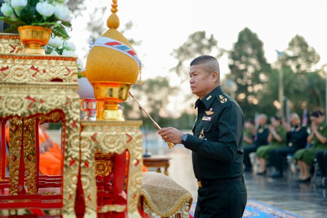 กองทัพภาคที่ 3 จัดพิธีตักบาตรพระสงฆ์เพื่อถวายเป็นพระราชกุศล แด่ สมเด็จพระนเรศวรมหาราช เนื่องในวันกองทัพไทย