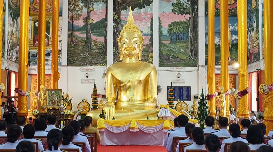 ในหลวงโปรดเกล้าพระราชทานน้ำสรง “หลวงพ่อโต” พระคู่เมืองศรีสะเกษ เนื่องในวันตรุษสงกรานต์