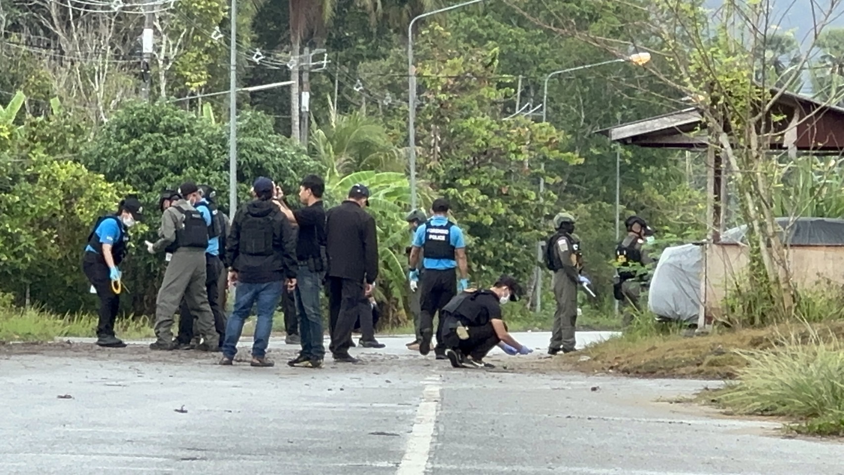 โจรใต้ป่วนบาเจาะ หวังจุดชนวนระเบิดสังหารนาวิกโยธิน ฝนตกยกเลิกภารกิจรอดตายหวุดหวิด จำเป็นต้องกดระเบิดทิ้ง