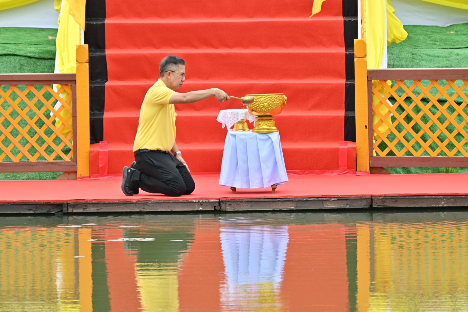 จ.พิษณุโลก จัดซ้อมใหญ่(เสมือนจริง) พิธีพลีกรรมตักน้ำจากแหล่งน้ำศักดิ์สิทธิ์ “สระสองห้อง” เพื่อจัดทำน้ำพระพุทธมนต์ศักดิ์สิทธิ์ งานเฉลิมพระเกียรติพระบาทสมเด็จพระเจ้าอยู่หัว เนื่องในโอกาสมหามงคลเฉลิมพระชนมพรรษา 6 รอบ 28 กรกฎาคม 2567