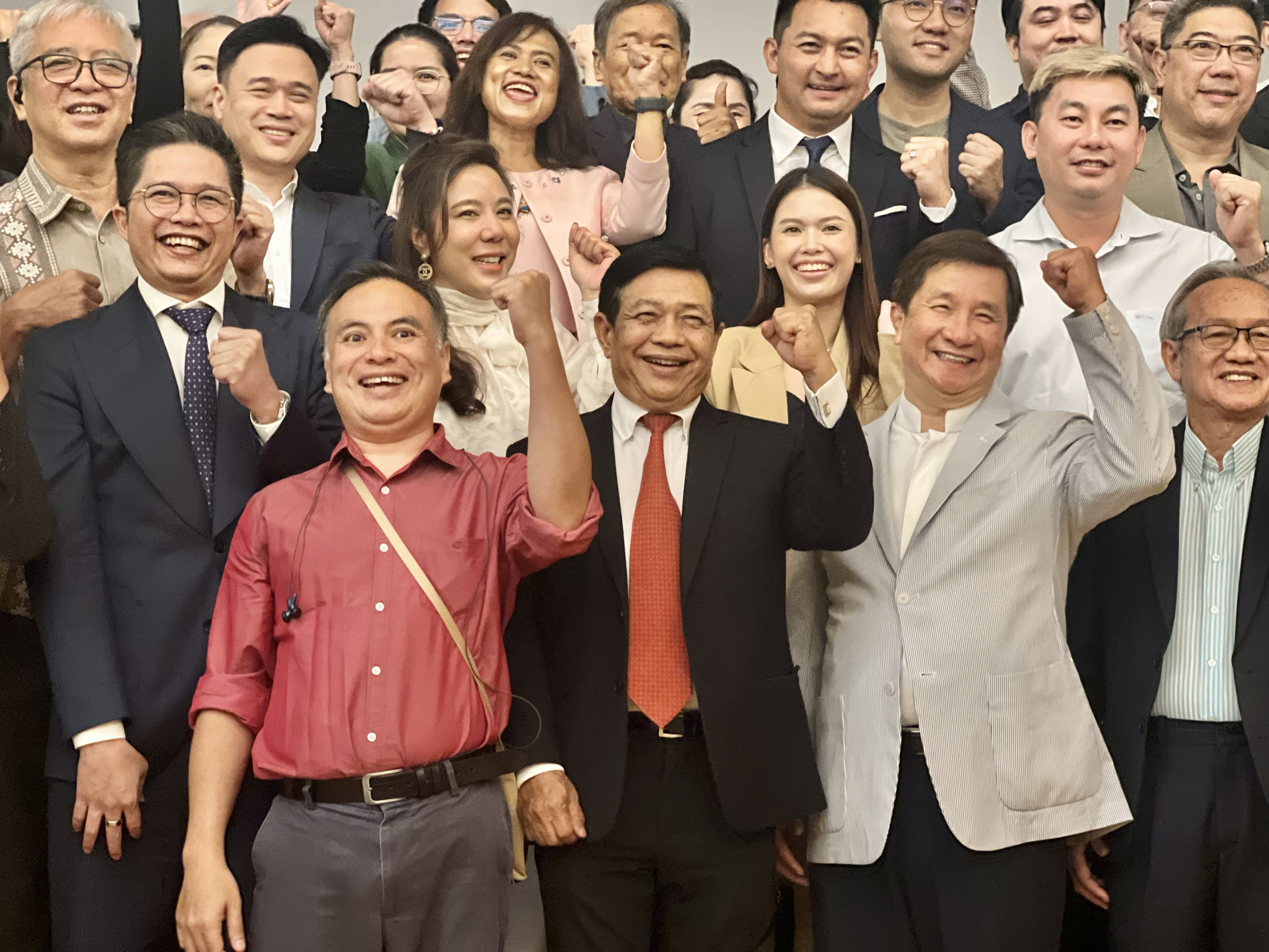 “อลงกรณ์-เอฟเคไอไอ.”ชู“บางระจันโมเดล”ปกป้องเศรษฐกิจไทย700,000ล้าน สนับสนุนอีคอมเมิร์ซไทยจับมือสภาเอสเอ็มอี. รวมพลังสู้แพลตฟอร์มค้าออนไลน์ต่างชาติ