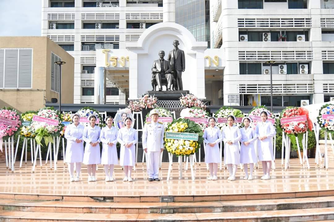 ผู้อำนวยการโรงพยาบาลเจริญกรุงประชารักษ์ ร่วมพิธีวางพวงมาลา วันปิยมหาราช ประจำปี 2567