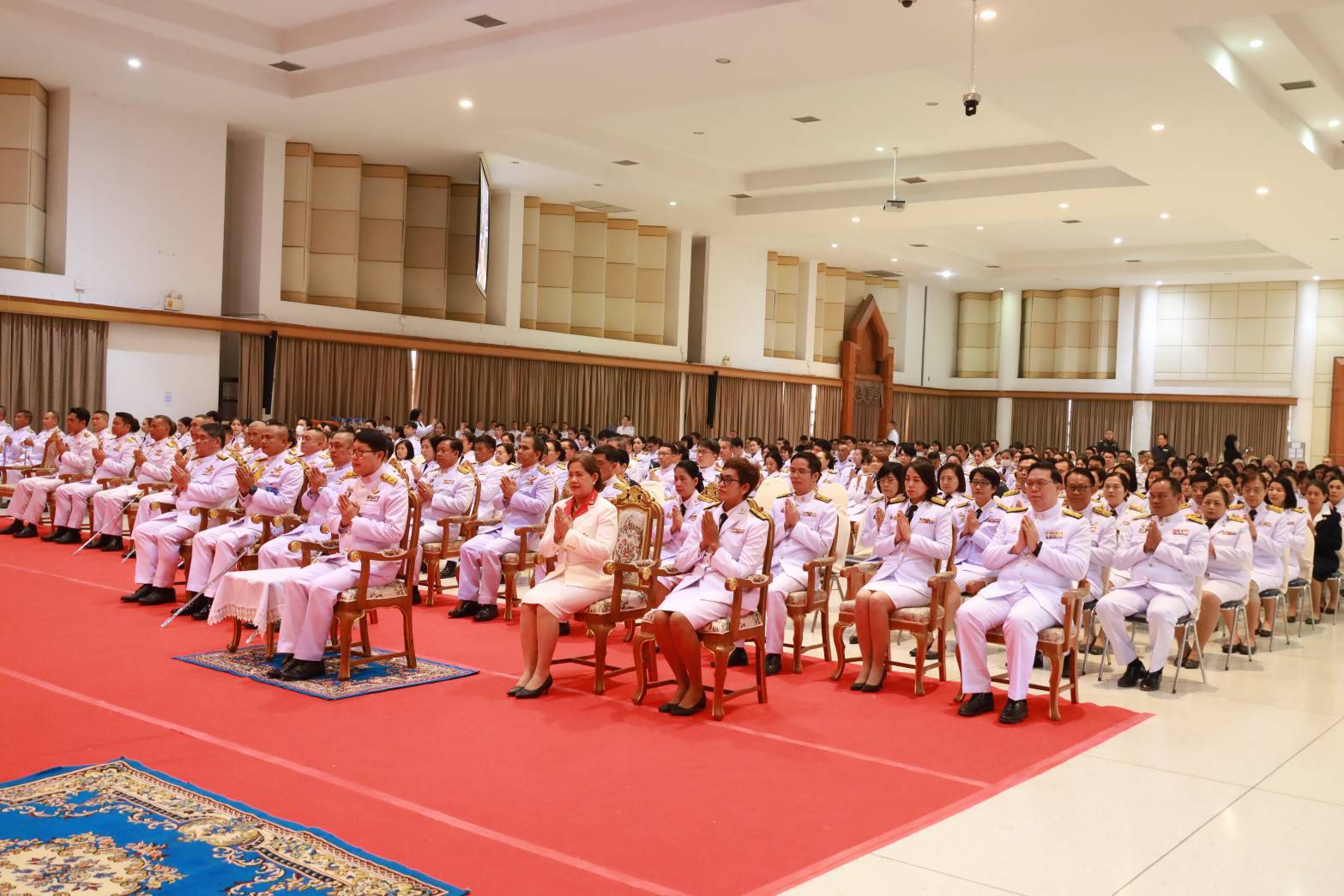 อบจ.พิษณุโลก ร่วมพิธีเจริญพระพุทธมนต์และตักบาตรพระสงฆ์ 39 รูป เนื่องในโอกาสวันคล้ายวันประสูติพระเจ้าลูกเธอ เจ้าฟ้าสิริวัณณวรี นารีรัตนราชกัญญา 8 มกราคม 2568