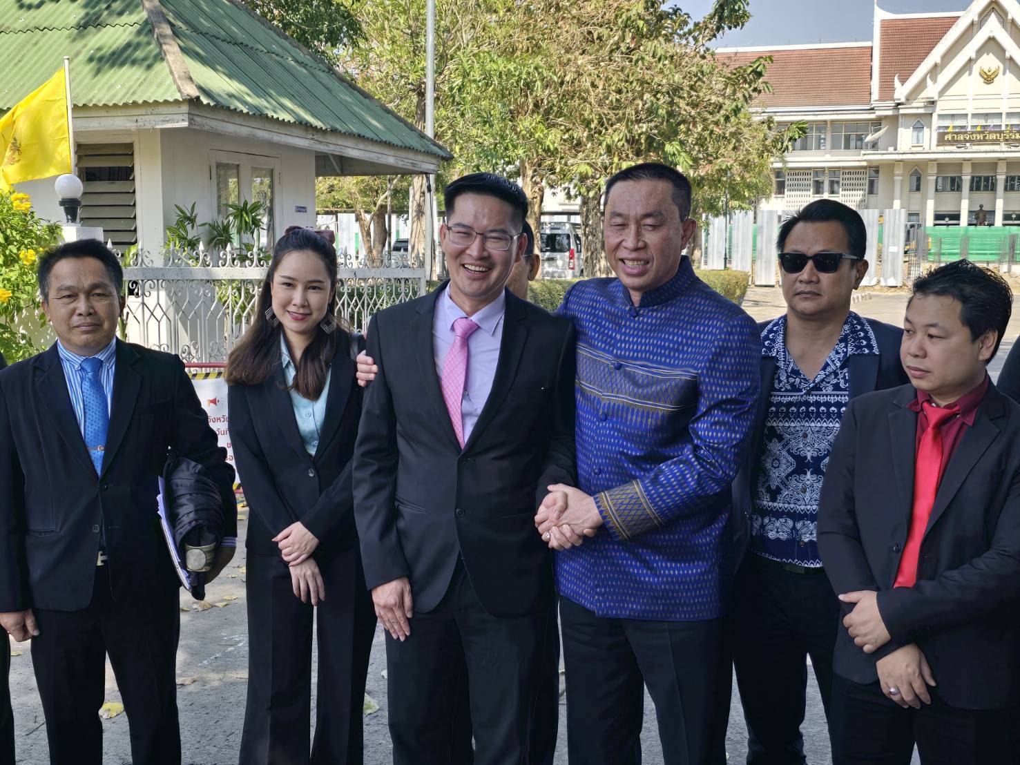  สส. เต้กราบขอโทษ 14 วัน ศักดิ์สยามให้อภัยถอนฟ้อง 4 คดีหมิ่น