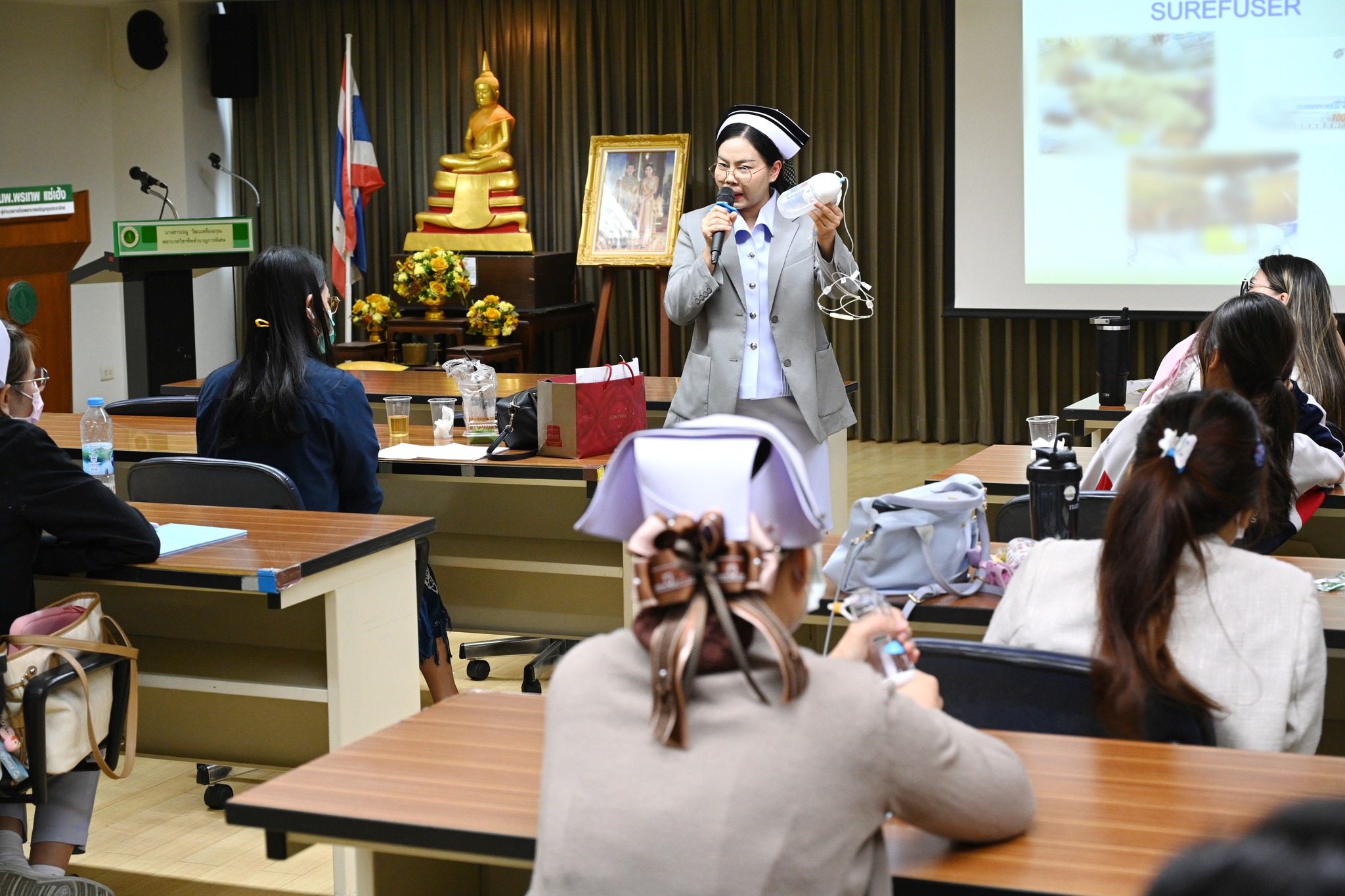 รพ.เจริญกรุงประชารักษ์ จัดโครงการอบรมเชิงปฏิบัติการการพยาบาลผู้ป่วยมะเร็งที่ได้รับยาเคมีบำบัด