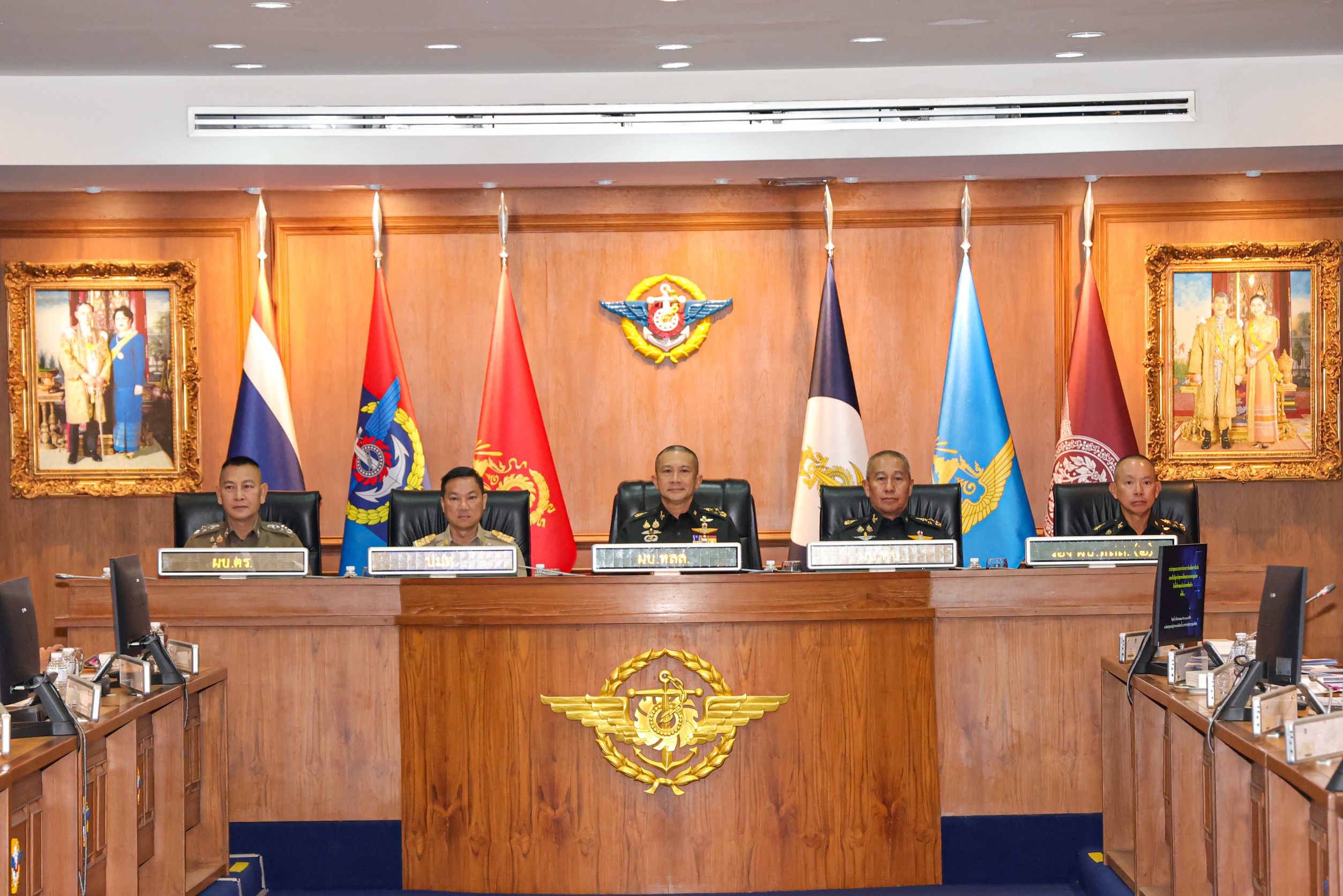 คณะกรรมการอำนวยการขับเคลื่อนการป้องกันและแก้ไขปัญหาภัยคุกคามที่ส่งผลกระทบต่อความมั่นคงในพื้นที่ชายแดนกับประเทศเพื่อนบ้าน หรือ “คกก. ปชด.” พร้อมสนับสนุนรัฐบาลในการขับเคลื่อนมาตรการแก้ไขปัญหาอาชญากรรมข้ามชาติ ยาเสพติด และภัยคุกคามอื่น ๆ ที่กระทบต่อความมั่นคงชายแดน