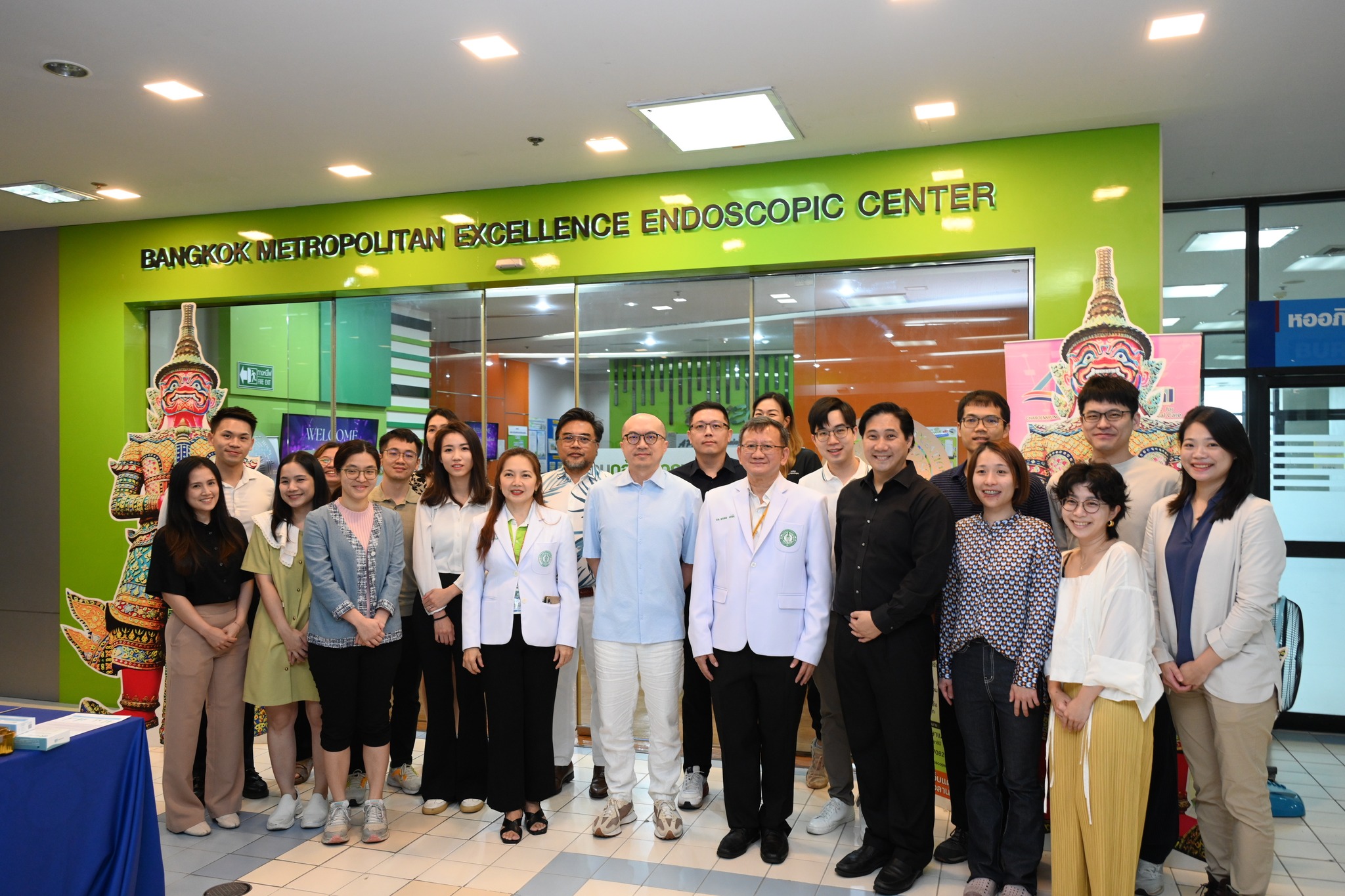 แพทย์จากต่างประเทศร่วมอบรมโครงการประชุมเชิงปฏิบัติการ 5th vNOTES International WORKSHOP : LIVE HANDS – ON (Livedemonstration – Basic & advanced in vNOTES hysterectomy)