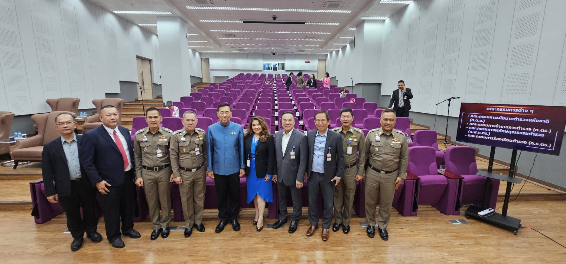 พล.ต.อ.เอก​ อังสนานนท์ ก.ตร.ผู้ทรงคุณวุฒิ และอดีตรอง​ ผบ.ตร. ให้เกียรติมาบรรยายให้กับผู้เข้าอบรม​ บรอ.รุ่นที่ 12