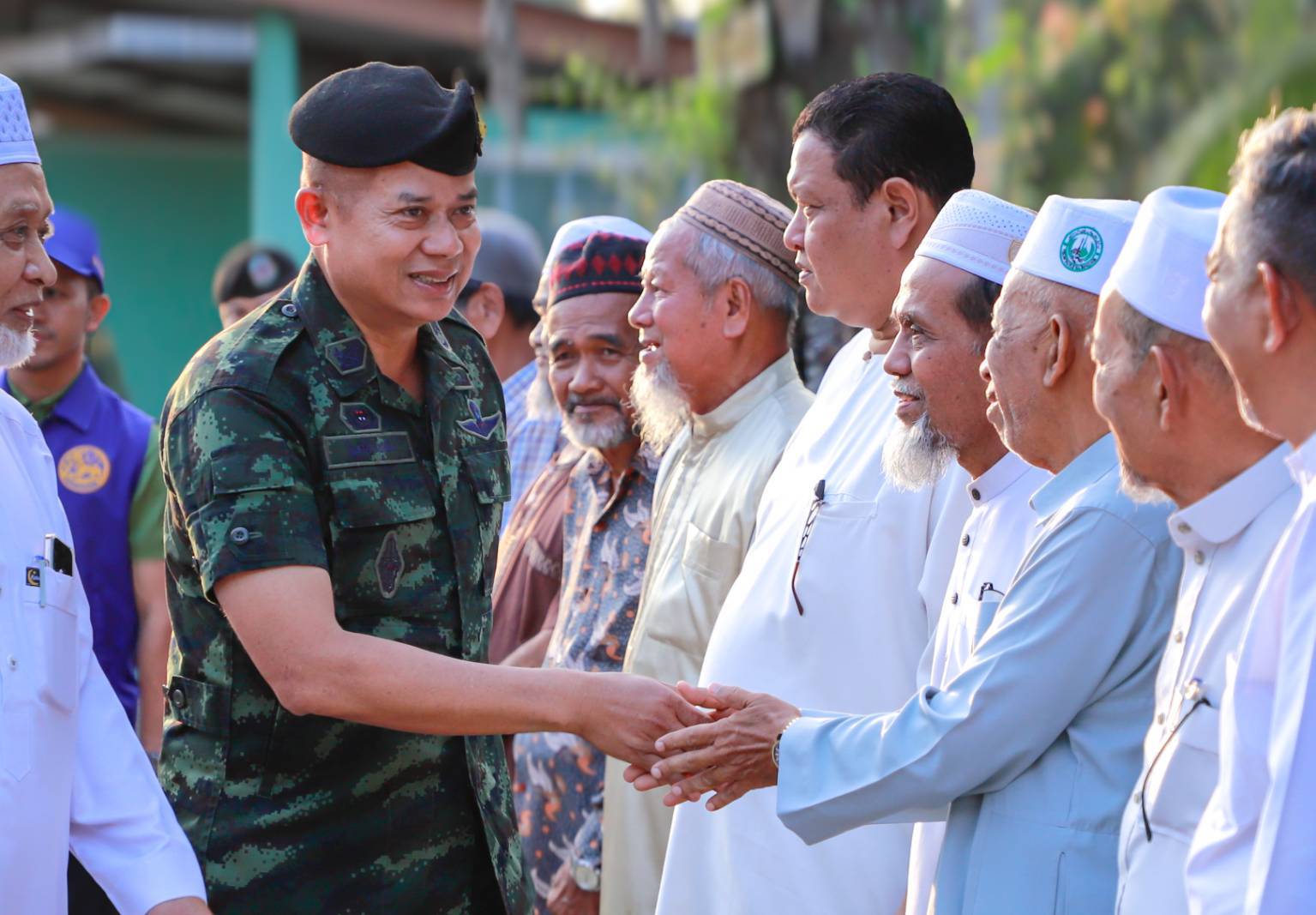 แม่ทัพภาค4 ชักชวนผู้นำศาสนารณรงค์ชักชวนชาวบ้านทำความดีละเว้นความชั่วเดือนรอมฎอน