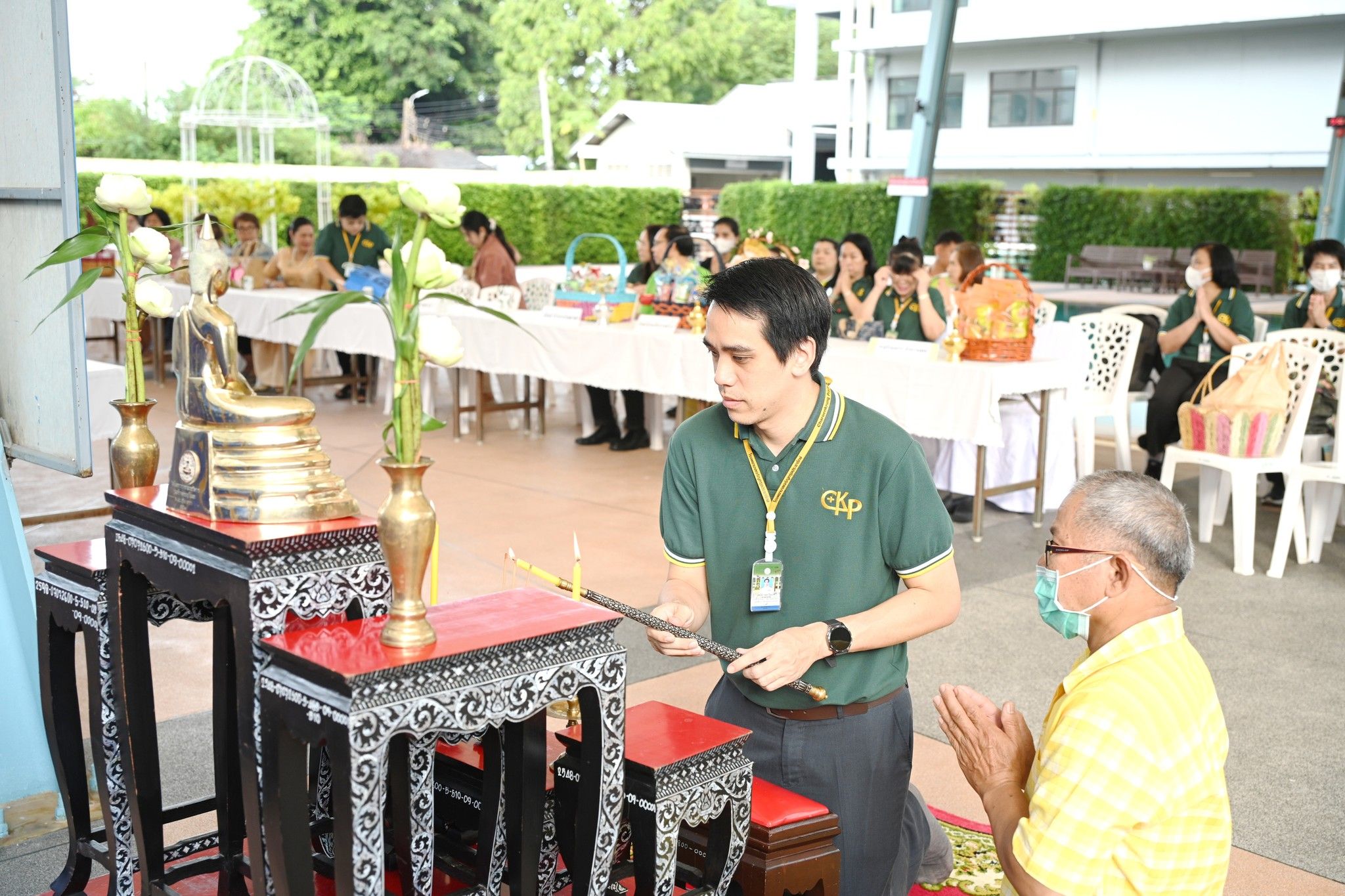 รพจ.จัดกิจกรรม ทำบุญตักบาตรวันวิสาขบูชา