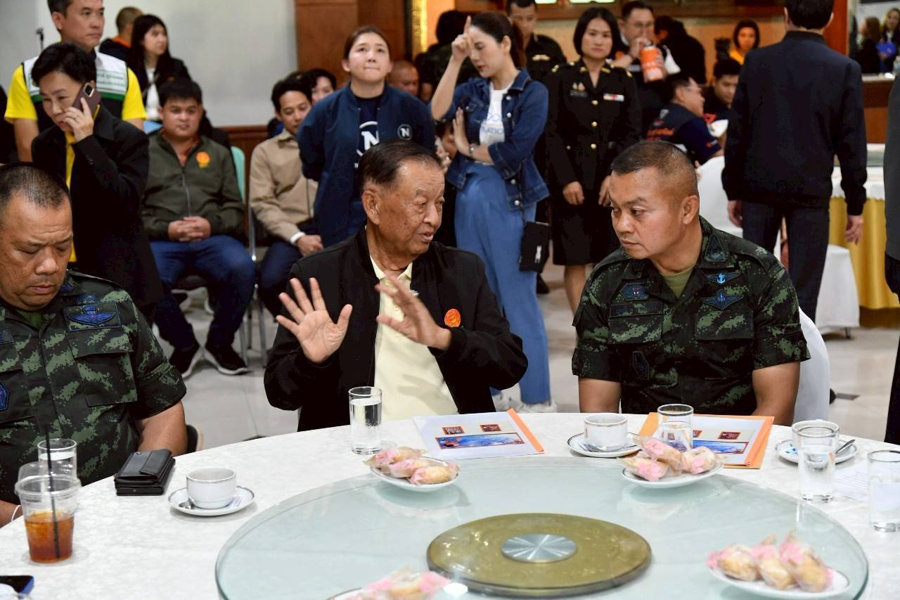 ปธ.รัฐสภา นำคณะเยี่ยมทหารบาดเจ็บ-มทภ.2 รับมอบเวชภัณฑ์-สิ่งของจำเป็น