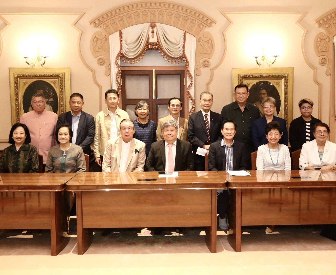 ราชบัณฑิตยสภา เปิดบ้านรับฟังความคิดเห็นเรื่อง ราชบัณฑิตในมุมมองของสื่อมวลชน พร้อมแถลงกิจกรรม ๑๐๐ปีราชบัณฑิตยสภา