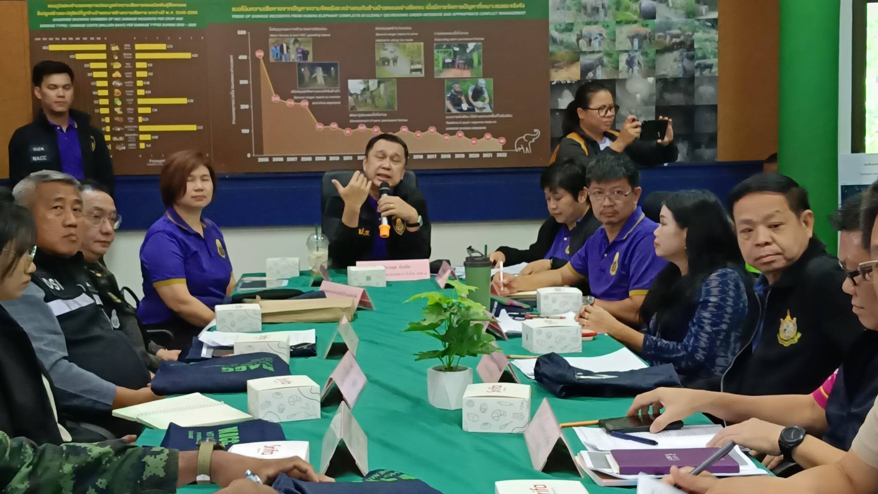 ป.ป.ช.ลงพื้นที่เร่งรัดติดตามคดี อช.แก่งกระจานสนธิกำลังหลายหน่วยงานบุกจับนายทุนรุกที่ป่า 4,000 ไร่ มูลค่าความเสียหายกว่า 100 ล้านบาท DSi เตรียมรับเป็นคดีพิเศษ