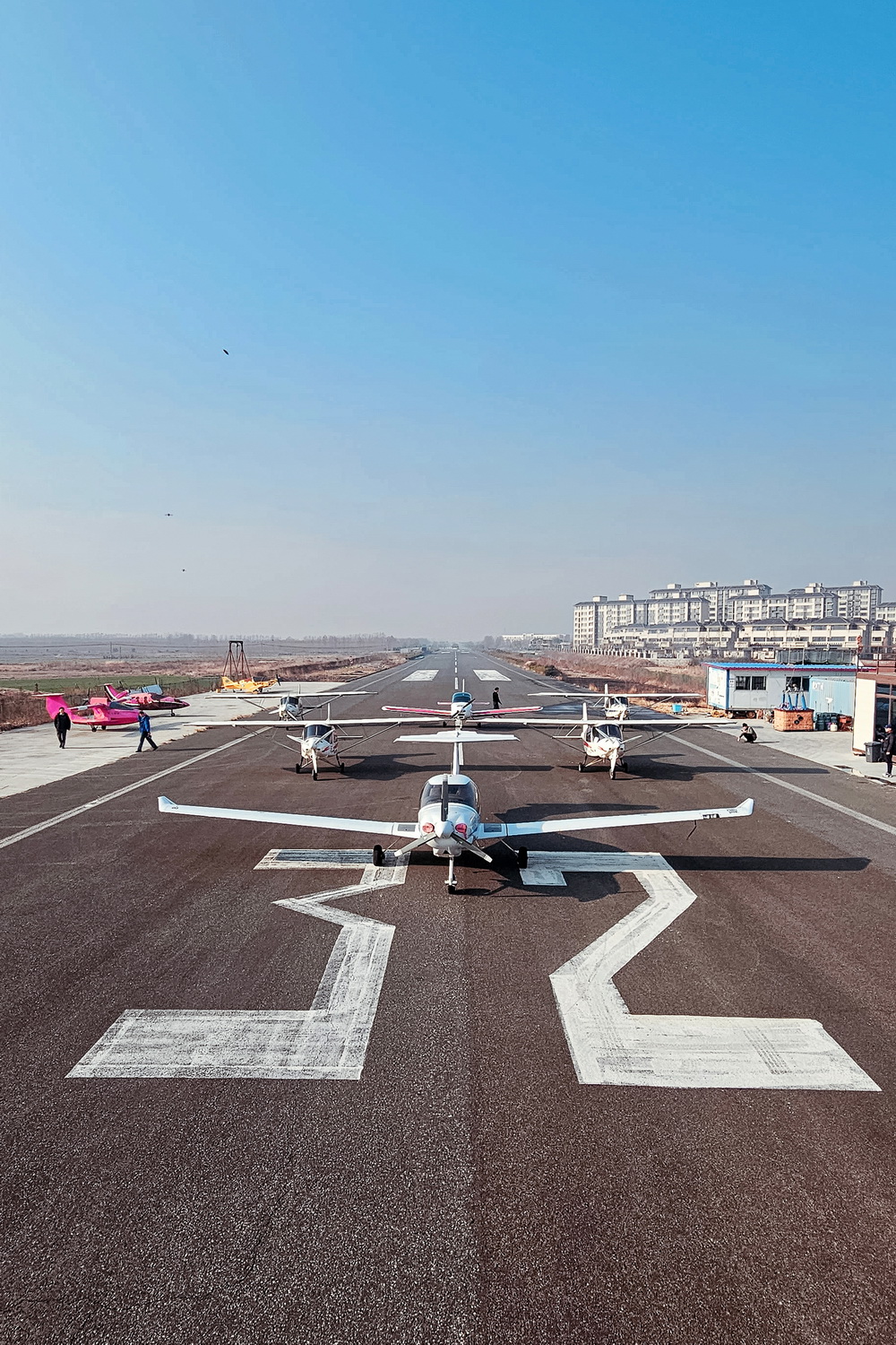 เมืองรื่อจ้าวของจีนเดินหน้าสร้างเครือข่ายการขนส่งสามมิติแบบบูรณาการ “อากาศ-อวกาศ-ภาคพื้นดิน