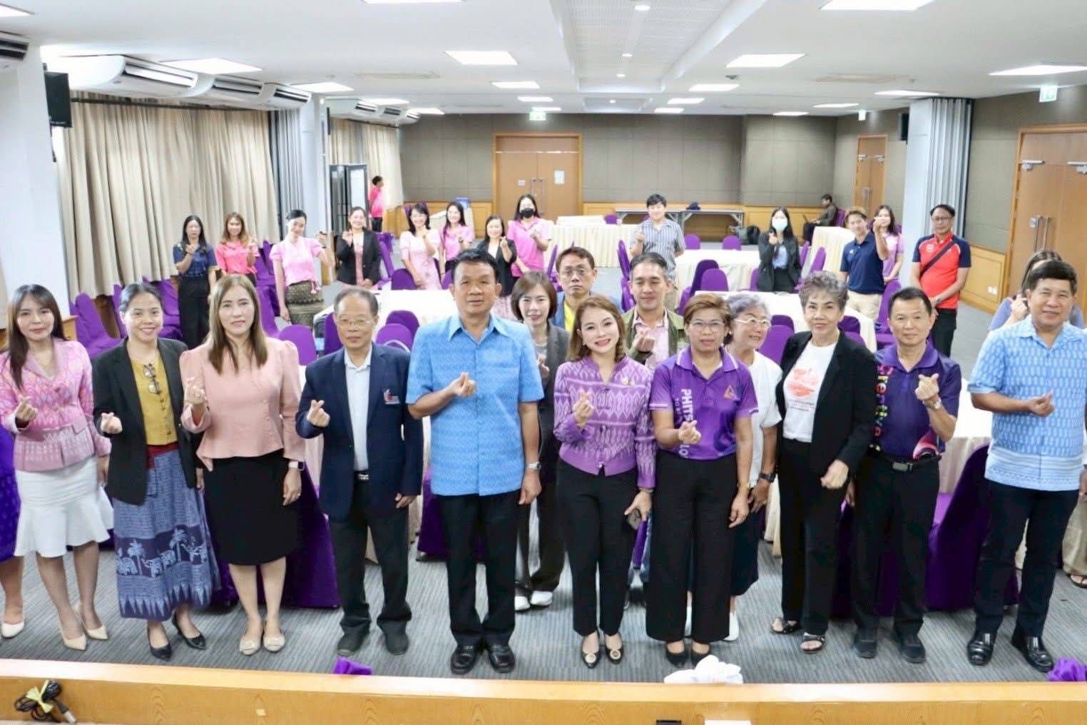 พิษณุโลก นายมนิตย์ สีฆสัมบันน์ ประธานสภาอุตสาหกรรมท่องเทึ่ยวจังหวัดพิษณุโลก