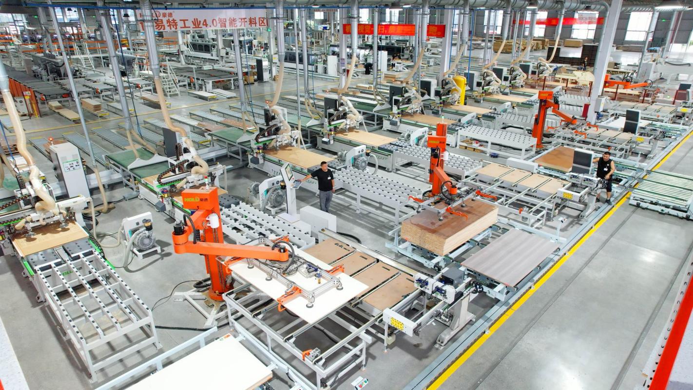 เขตกังหนาน เมืองกุ้ยกัง ขับเคลื่อนอุตสาหกรรมไม้สู่การตกแต่งบ้านครบวงจร รุกตลาดอาเซียน